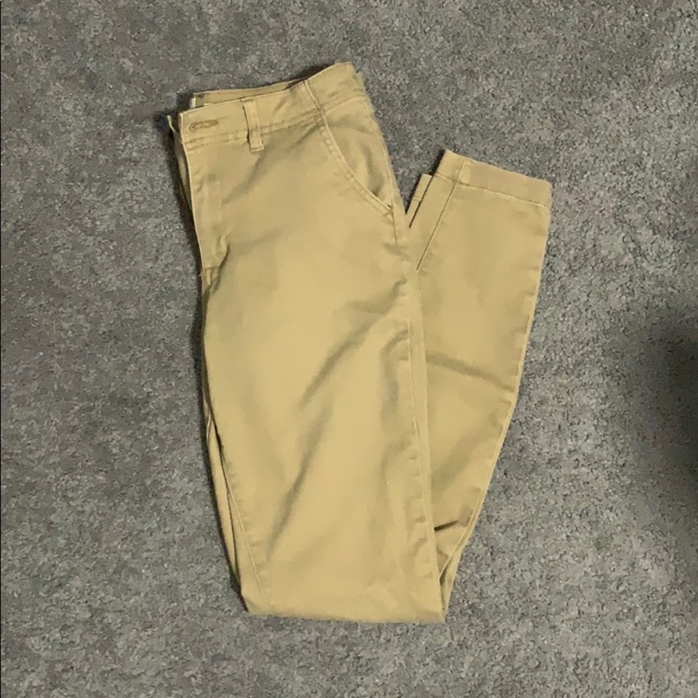 khaki pants